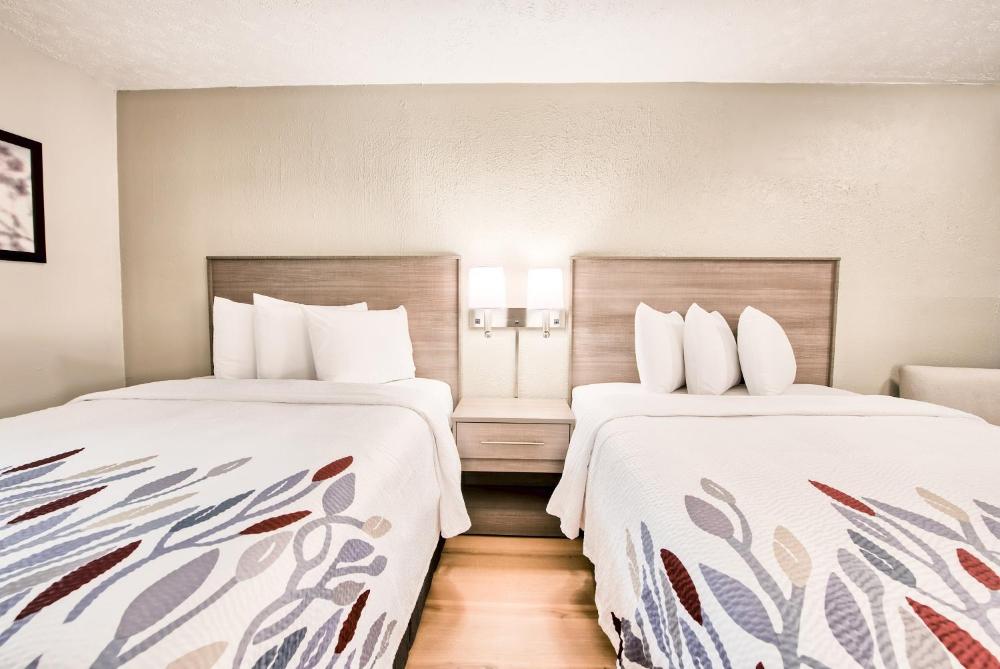 Standard Room with Two Queen Beds Smoke Free interior
